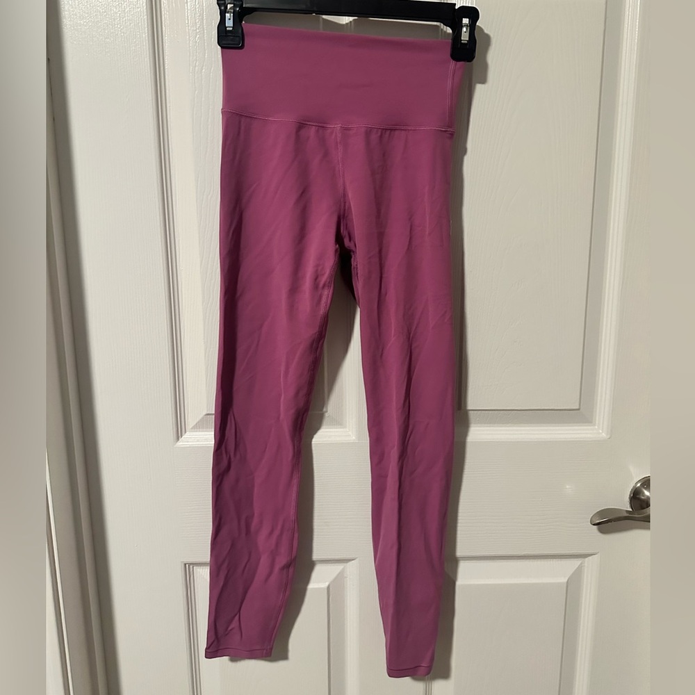 Vuori all the feels leggings in claret